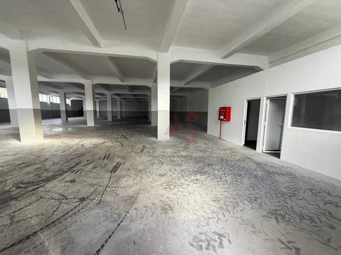 Armazém para Arrendamento em Fermentões Foto 11