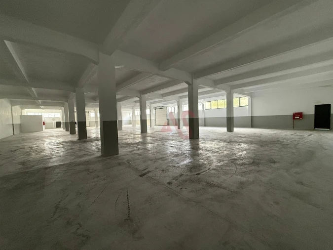 Armazém para Arrendamento em Fermentões Foto 5