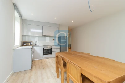 Apartamento T3 para Arrendamento em Cedofeita, Santo Ildefonso, Sé, Miragaia, São Nicolau e Vitória