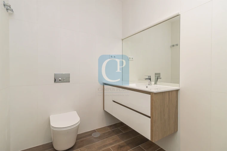 Apartamento T3 para Arrendamento em Cedofeita, Santo Ildefonso, Sé, Miragaia, São Nicolau e Vitória Foto 26