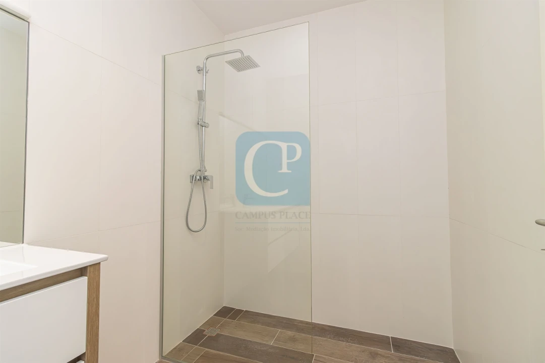 Apartamento T3 para Arrendamento em Cedofeita, Santo Ildefonso, Sé, Miragaia, São Nicolau e Vitória Foto 27