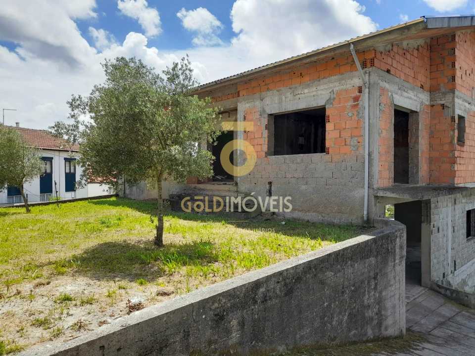 Terreno para Venda em Sanguedo Foto 2