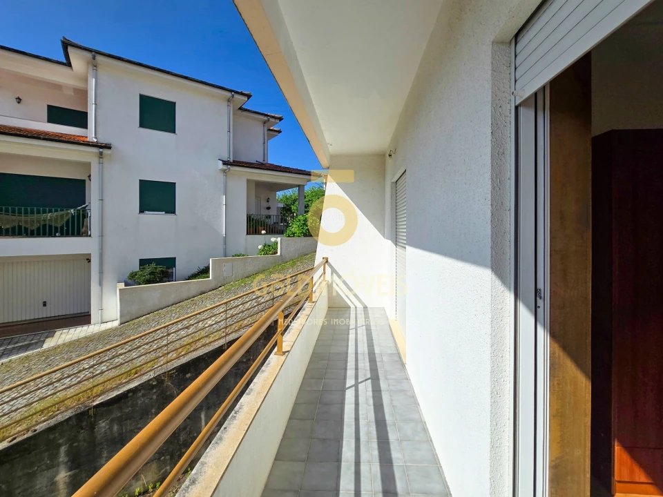 Apartamento T3 para Venda em Campelo e Ovil Foto 5