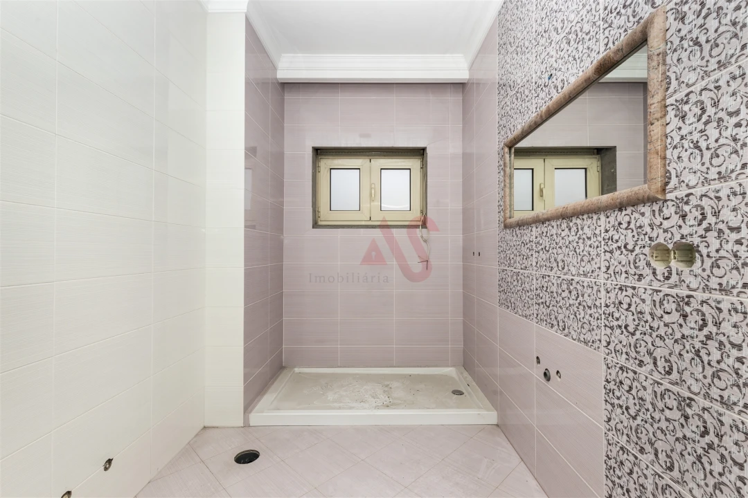 Moradia T4 para Venda em Caldas de Vizela (São Miguel e São João) Foto 19