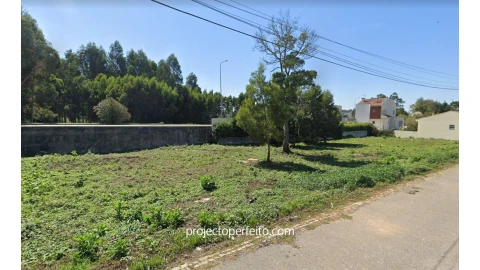 Terreno para Venda em Anta e Guetim
