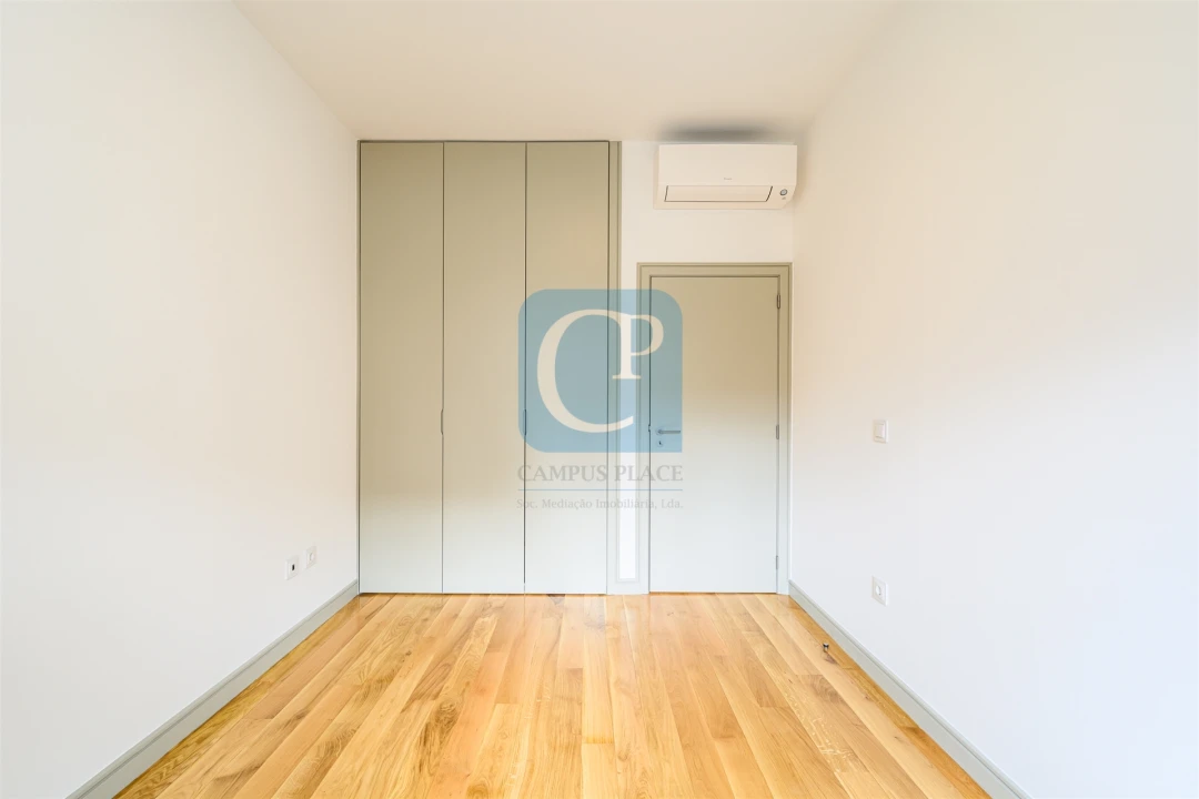 Moradia T5 para Venda em Paranhos Foto 19