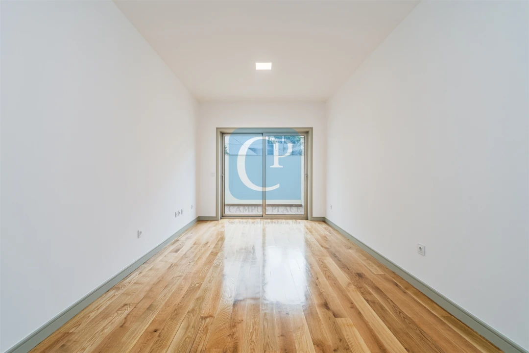 Moradia T5 para Venda em Paranhos Foto 5