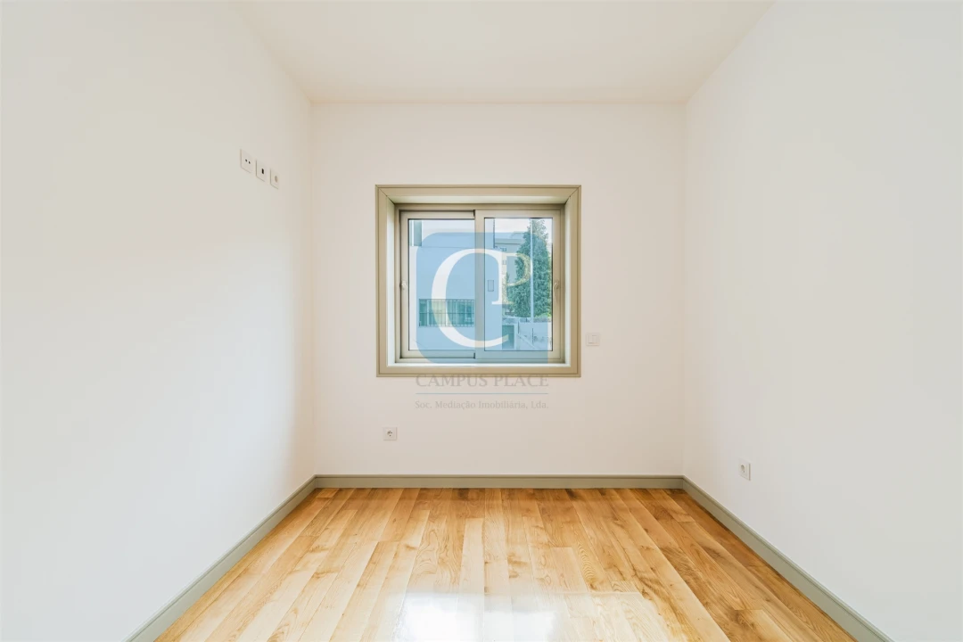 Moradia T5 para Venda em Paranhos Foto 18