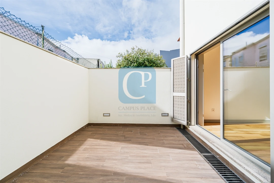 Moradia T5 para Venda em Paranhos Foto 6