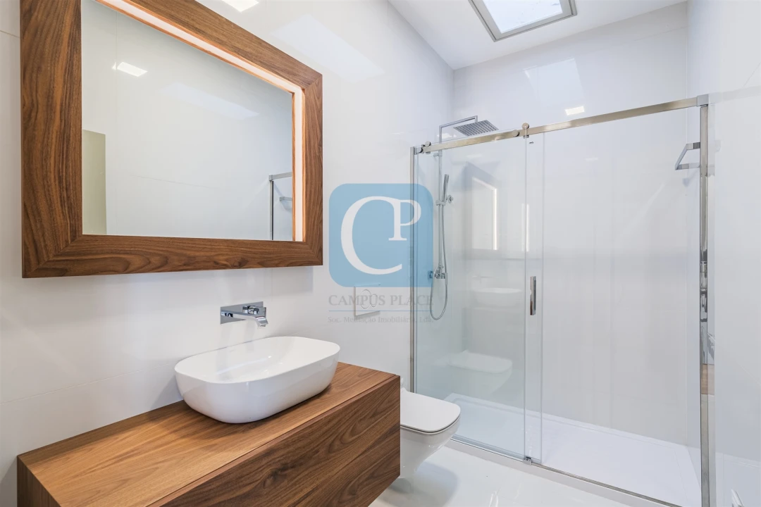 Moradia T5 para Venda em Paranhos Foto 22