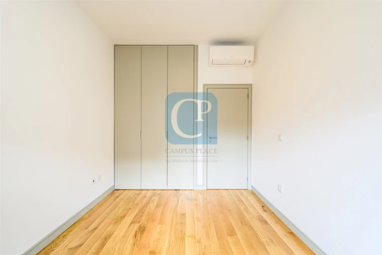 Moradia T5 para Venda em Paranhos Foto 19