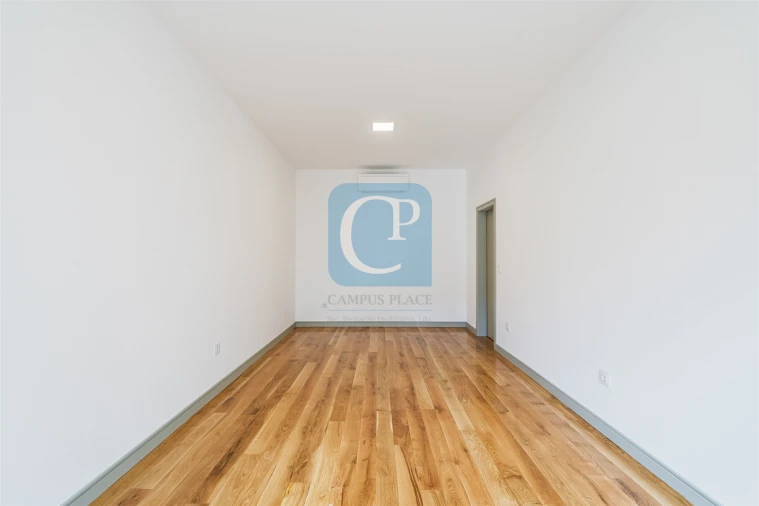 Moradia T5 para Venda em Paranhos Foto 3