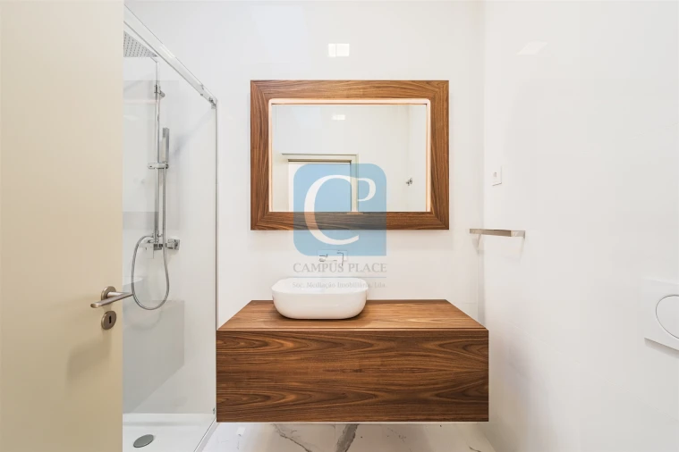 Moradia T5 para Venda em Paranhos Foto 16