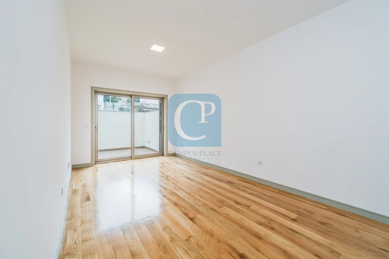 Moradia T5 para Venda em Paranhos Foto 2