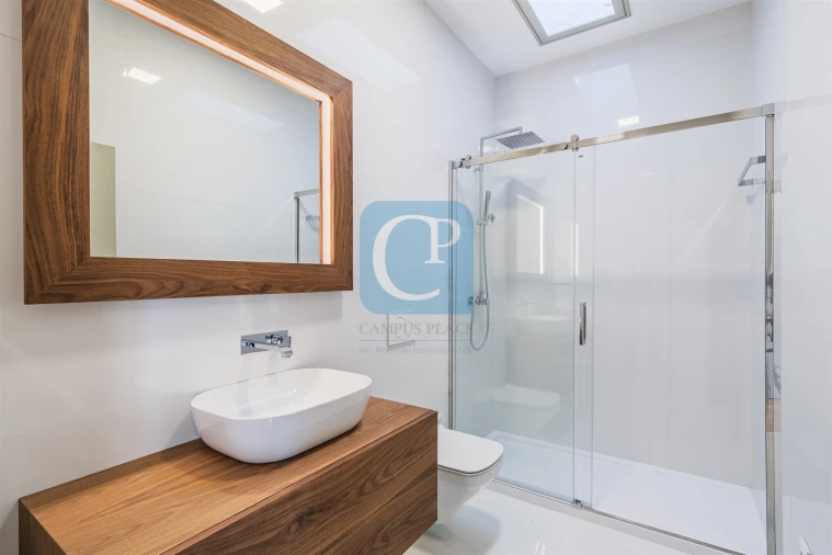 Moradia T5 para Venda em Paranhos Foto 22