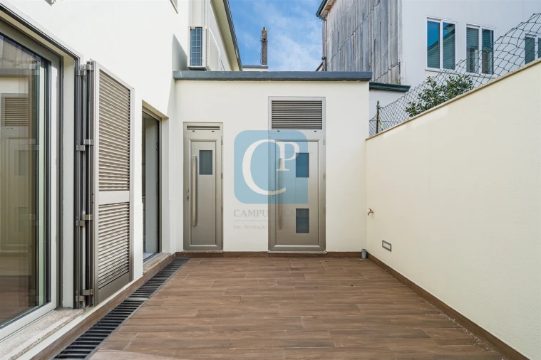 Moradia T5 para Venda em Paranhos Foto 4