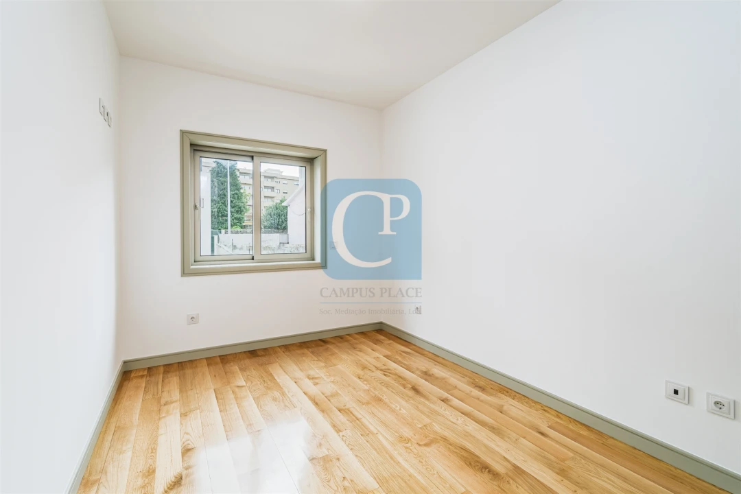 Moradia T5 para Venda em Paranhos Foto 17