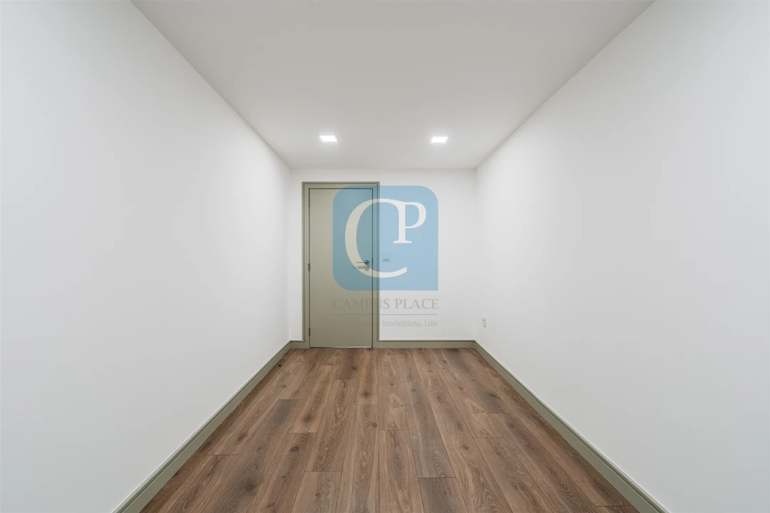 Moradia T5 para Venda em Paranhos Foto 29