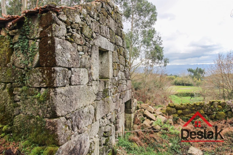 Quinta T3 para Venda em Santa Cruz da Trapa e São Cristóvão de Lafões Foto 2