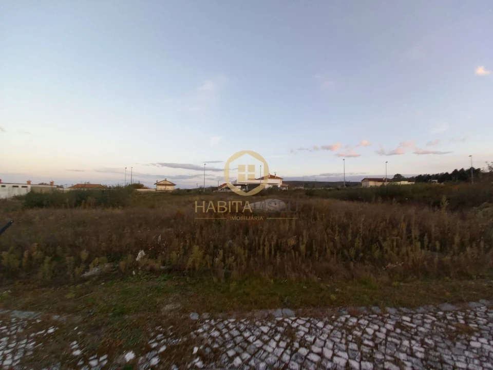 Terreno para Venda em Quintela de Azurara Foto 2