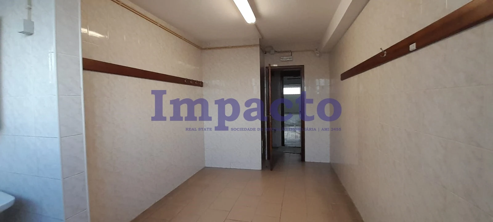 Armazém para Arrendamento em São João da Madeira Foto 23