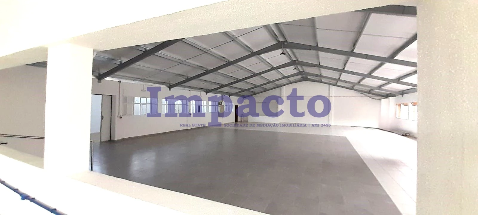 Armazém para Arrendamento em São João da Madeira Foto 7