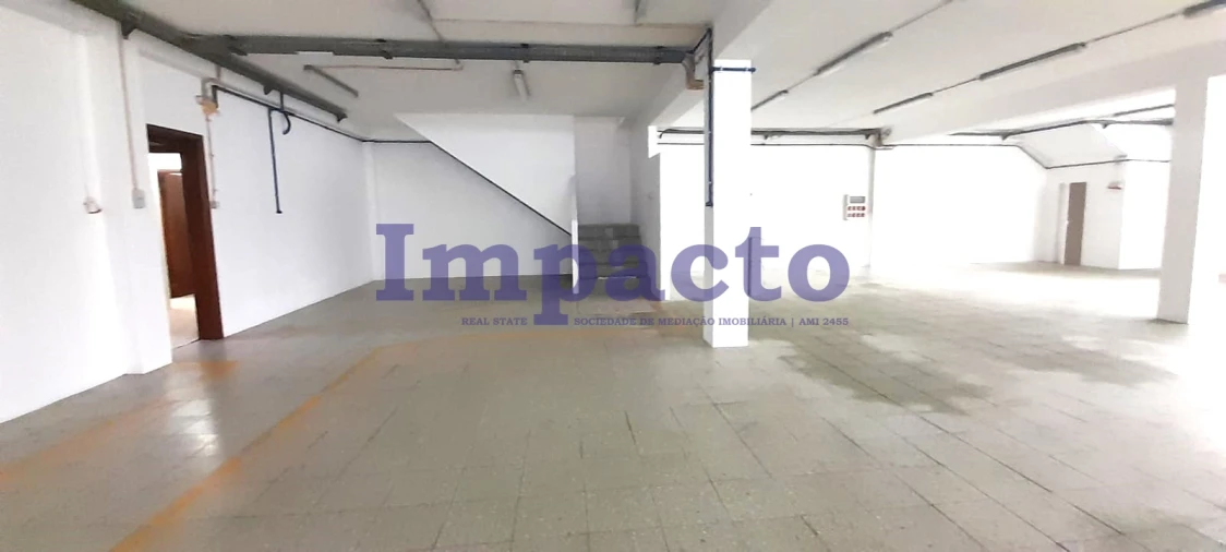 Armazém para Arrendamento em São João da Madeira Foto 18