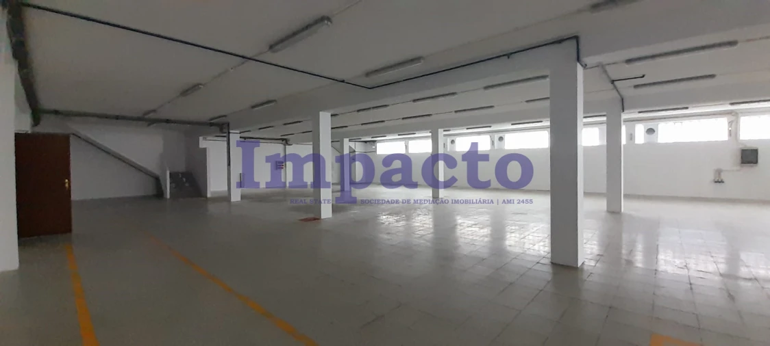 Armazém para Arrendamento em São João da Madeira Foto 31