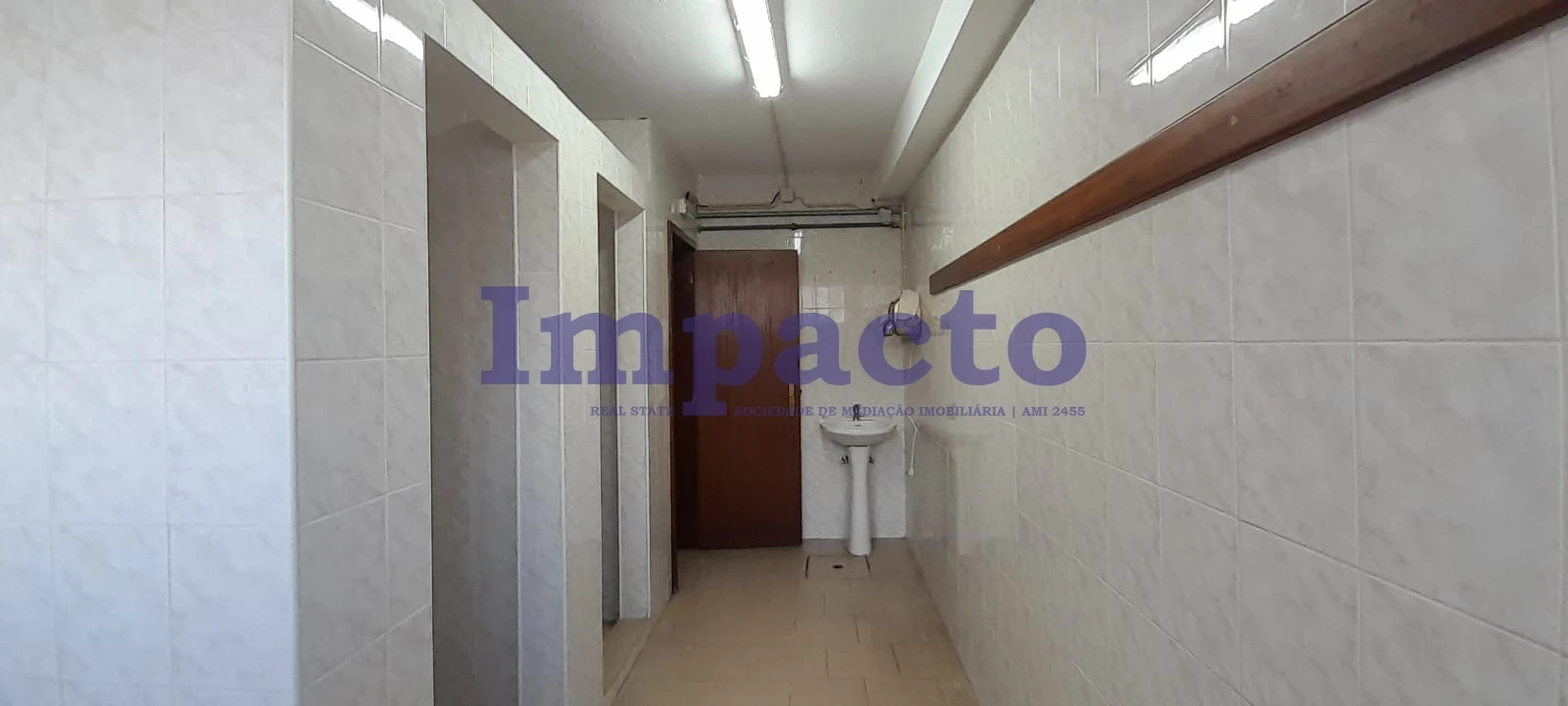 Armazém para Arrendamento em São João da Madeira Foto 29