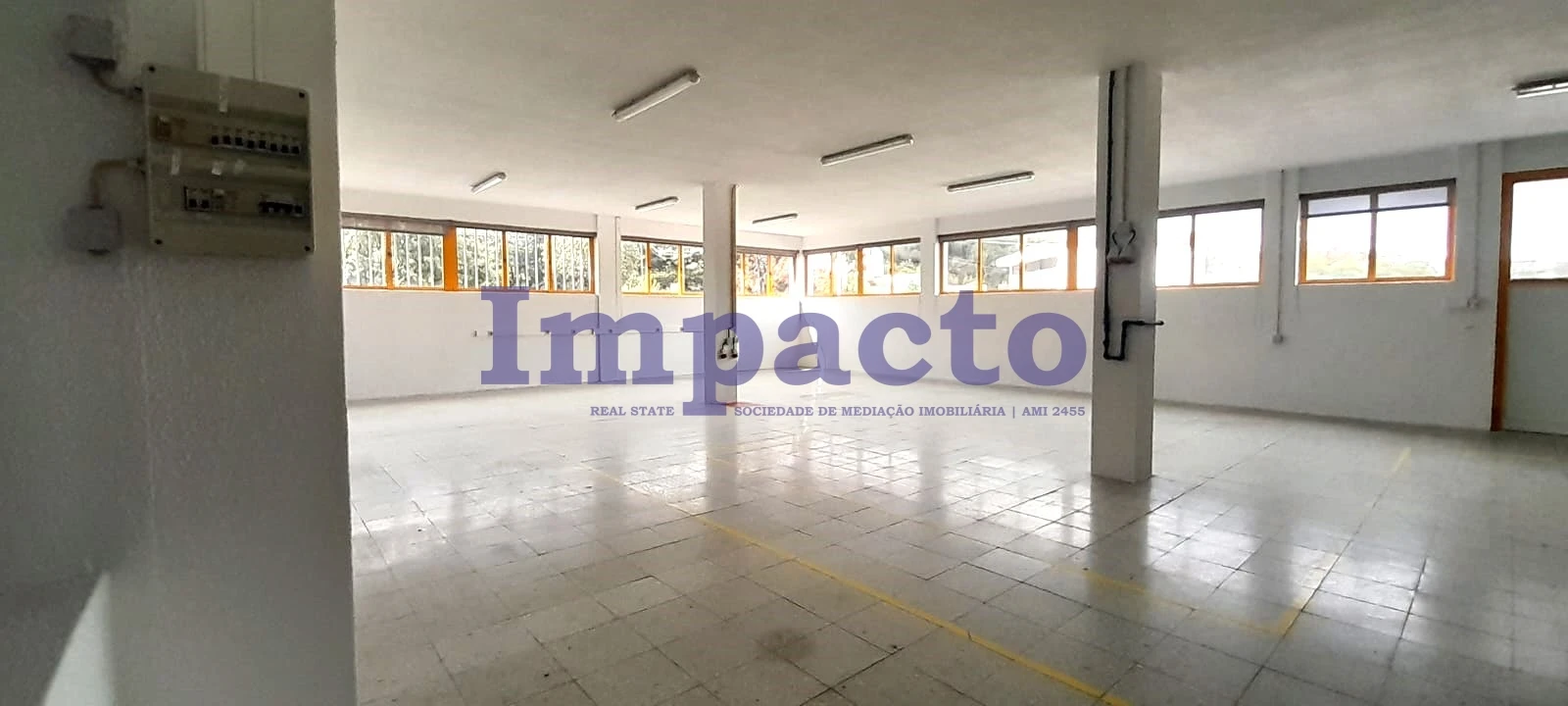 Armazém para Arrendamento em São João da Madeira Foto 8