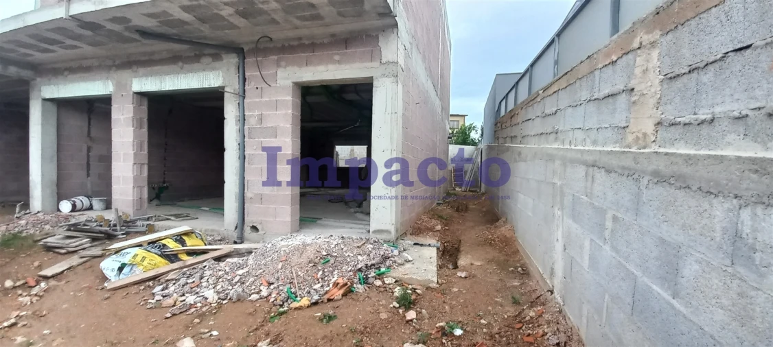 Moradia T3 para Venda em São Roque Foto 6