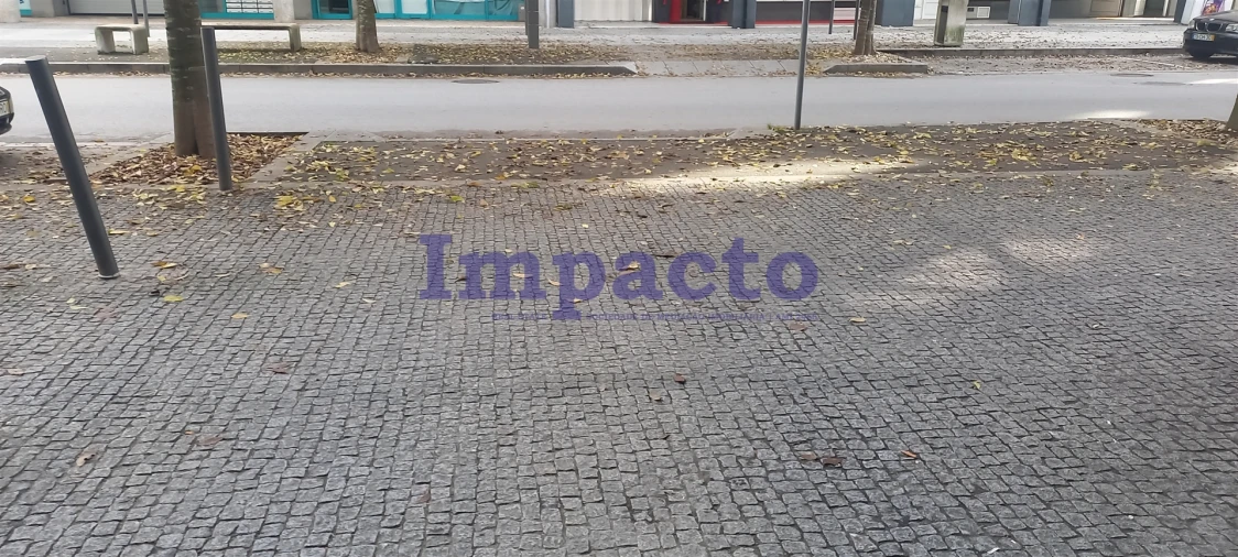 Garagem para Venda em São João da Madeira Foto 2