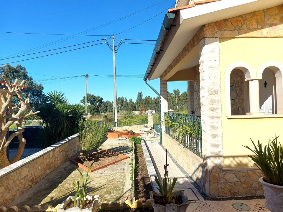 Moradia T4 para Venda em Assafarge e Antanhol Foto 4