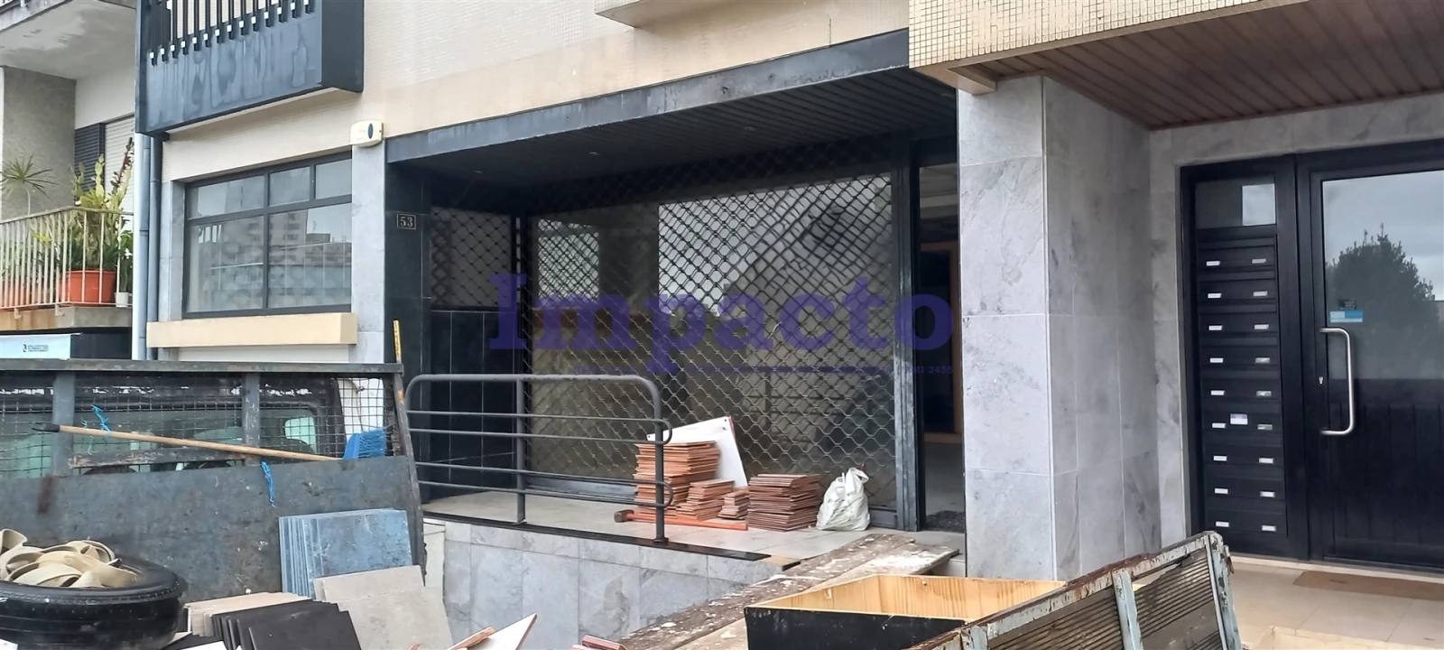 Loja para Arrendamento em São João da Madeira Foto 13