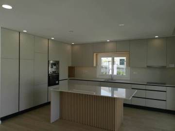 Moradia T4 para Venda em Fernao Ferro