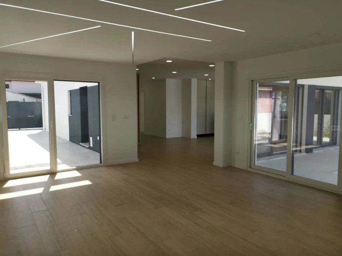 Moradia T4 para Venda em Fernao Ferro Foto 9