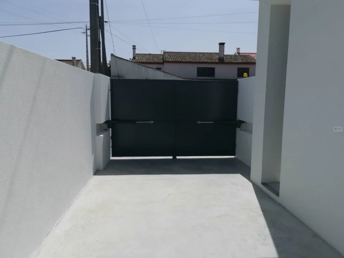 Moradia T4 para Venda em Fernao Ferro Foto 24