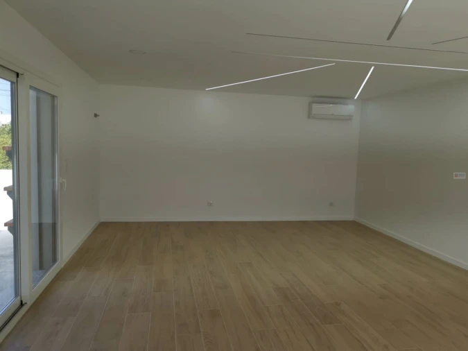 Moradia T4 para Venda em Fernao Ferro Foto 11