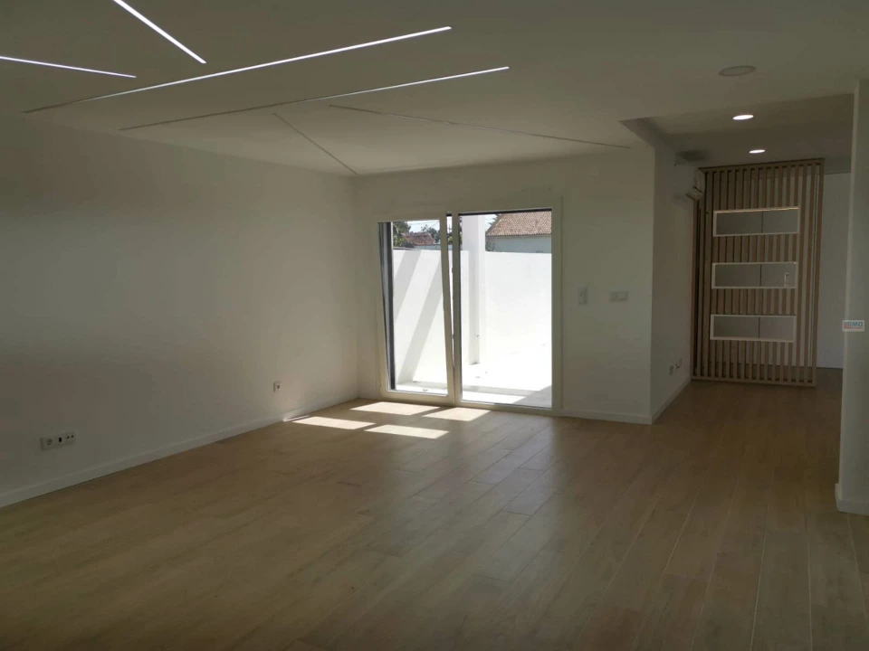 Moradia T4 para Venda em Fernao Ferro Foto 8