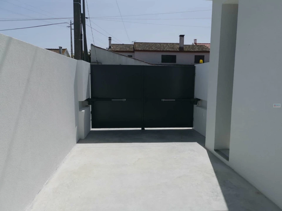 Moradia T4 para Venda em Fernao Ferro Foto 24