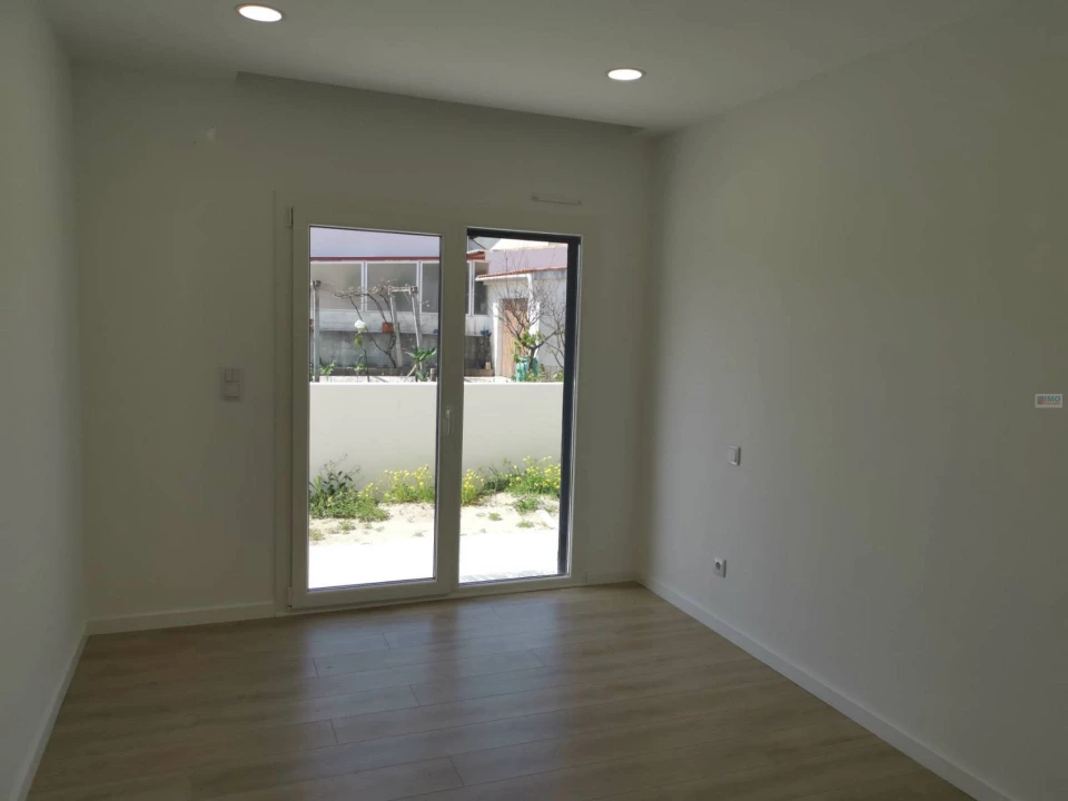 Moradia T4 para Venda em Fernao Ferro Foto 16