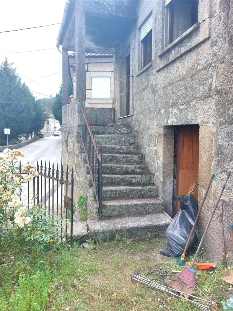 Moradia T1 para Venda em Sernancelhe e Sarzeda Foto 2