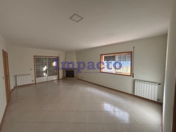 Moradia T6 para Venda em Santa Maria da Feira, Travanca, Sanfins e Espargo