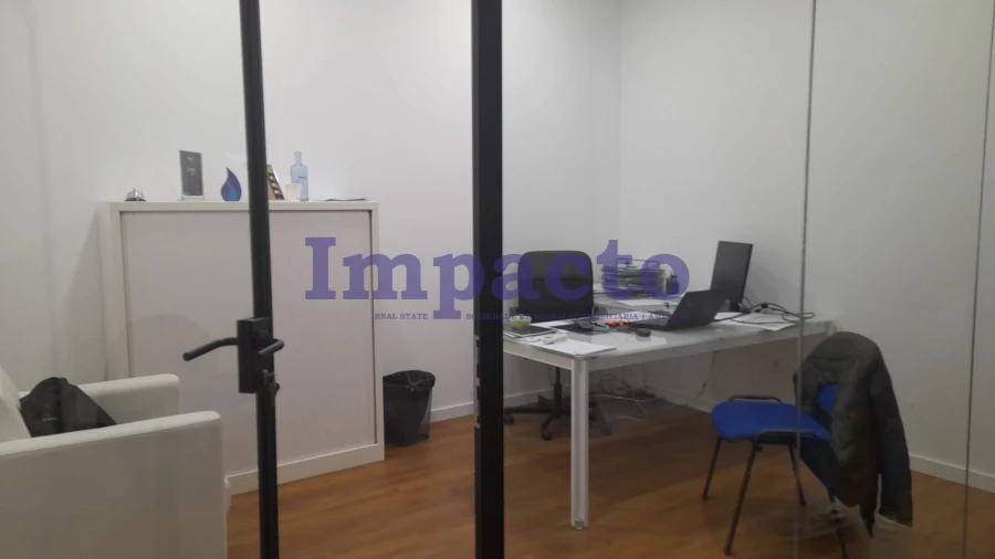 Armazém para Venda em Canelas Foto 15