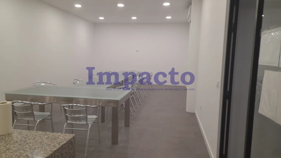 Armazém para Venda em Canelas Foto 26