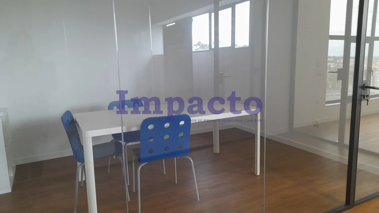 Armazém para Venda em Canelas Foto 11