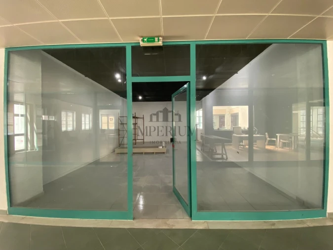 Loja para Arrendamento em Carregado e Cadafais Foto 8