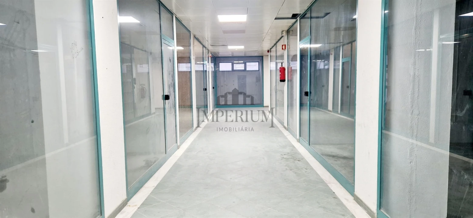 Loja para Arrendamento em Carregado e Cadafais Foto 3