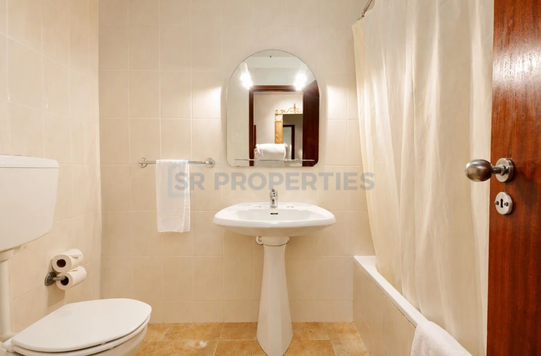 Apartamento T2 para Venda em Quarteira Foto 11