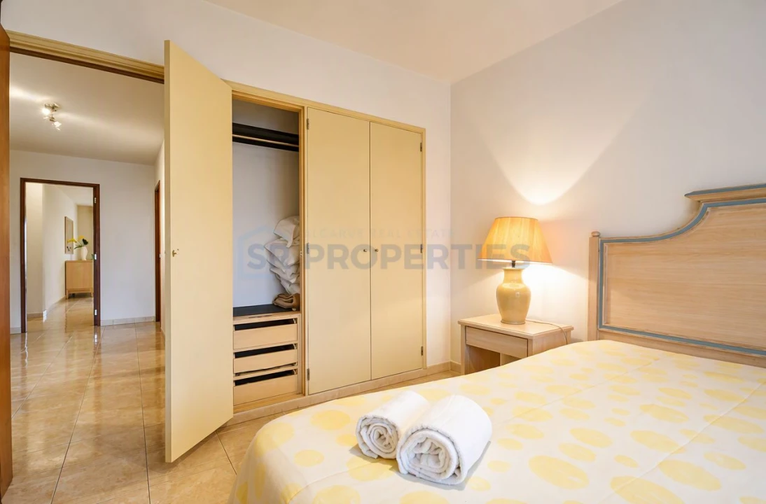 Apartamento T2 para Venda em Quarteira Foto 13